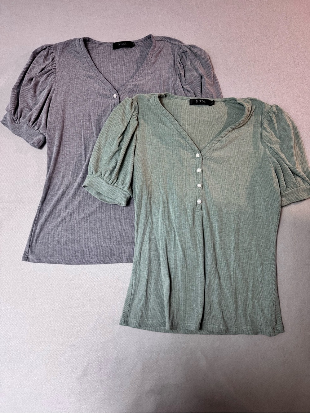 Mejol Puff-Sleeve V-Neck Top in Sage Green